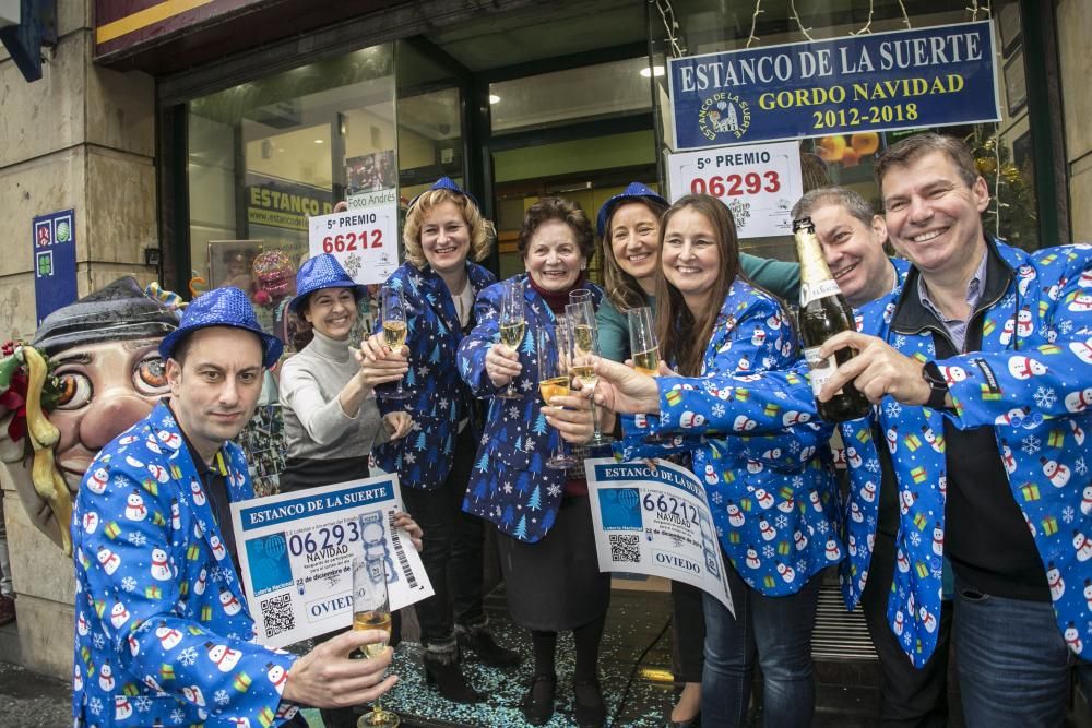 Celebración en el "Estanco de la Suerte" de Oviedo