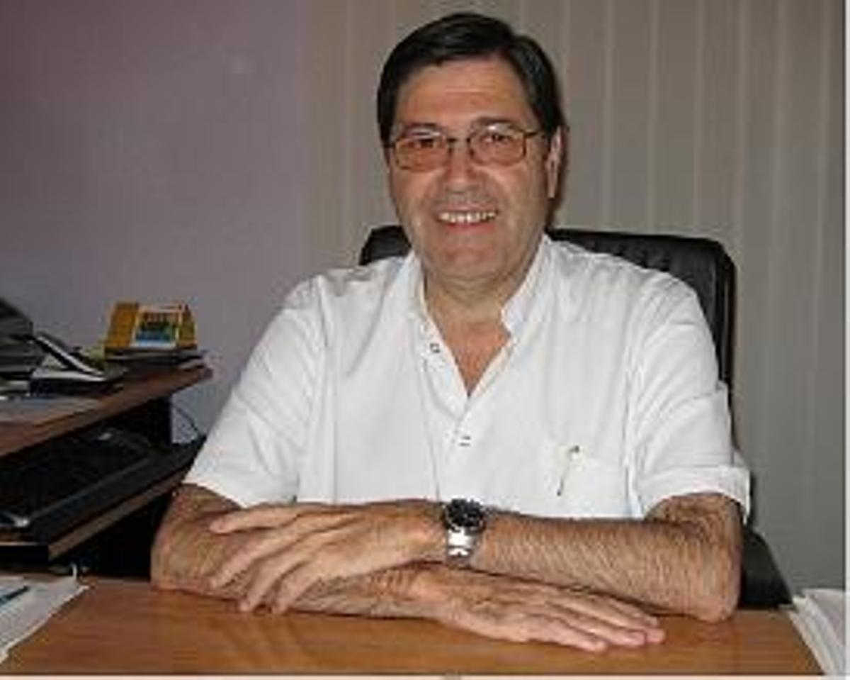 Ángel Mateo, en su consulta.