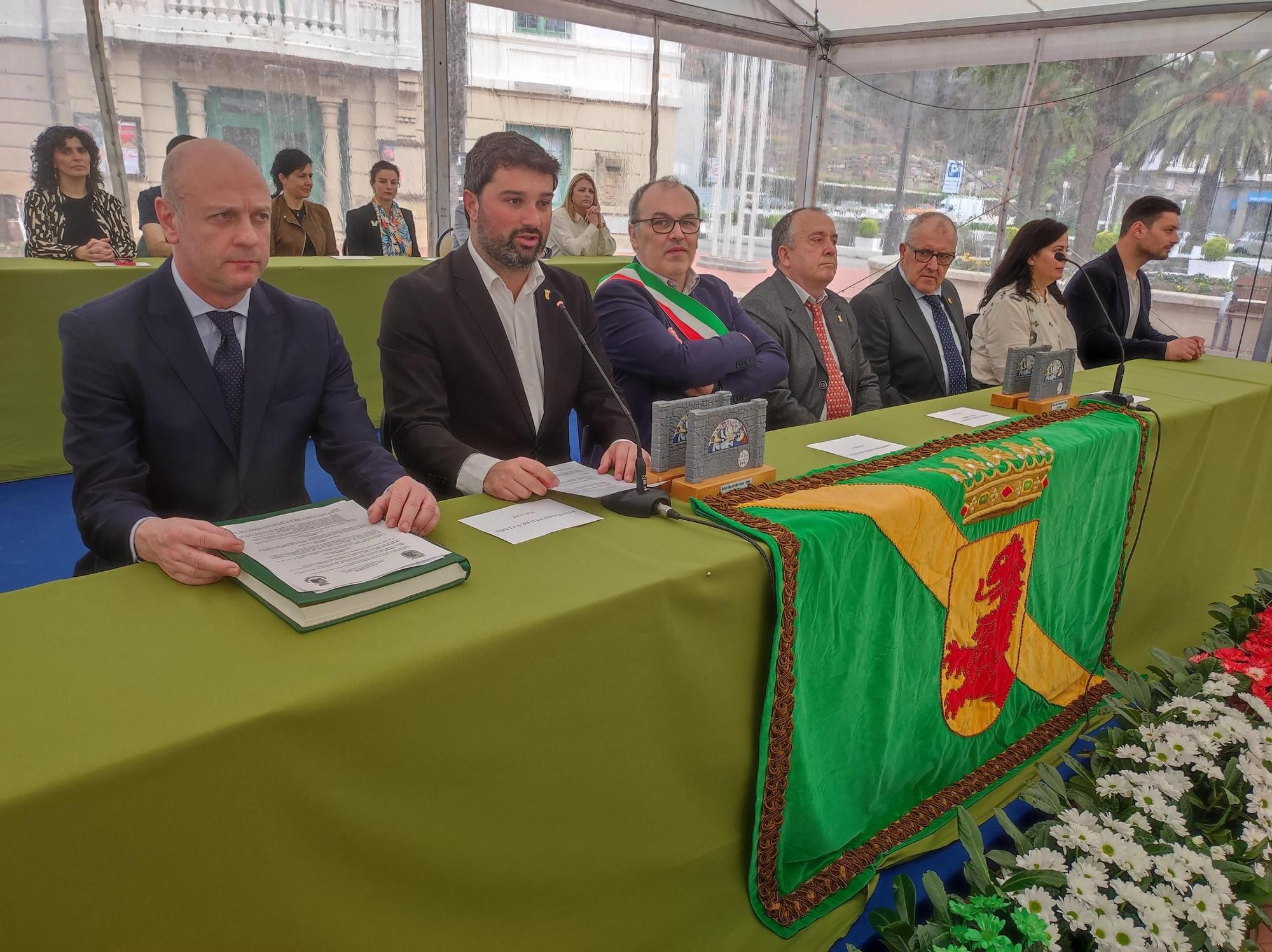 En imágenes: Luarca se viste de gala para hermanarse con la localidad italiana patria de Camillo Golgi