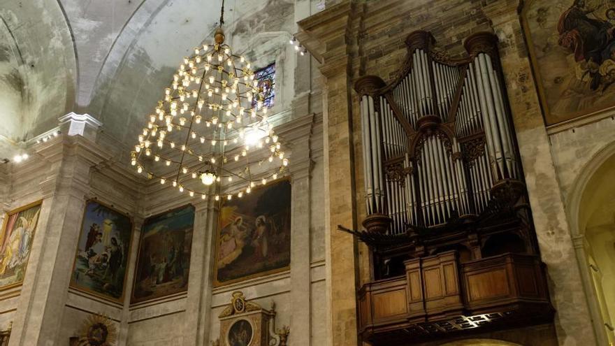 Visitas turísticas en la iglesia de Llucmajor