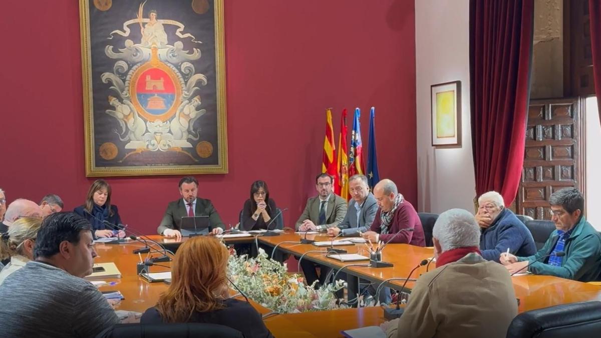 Reunión entre el Ayuntamiento y afectados por los malos olores de la planta de basuras de Elche