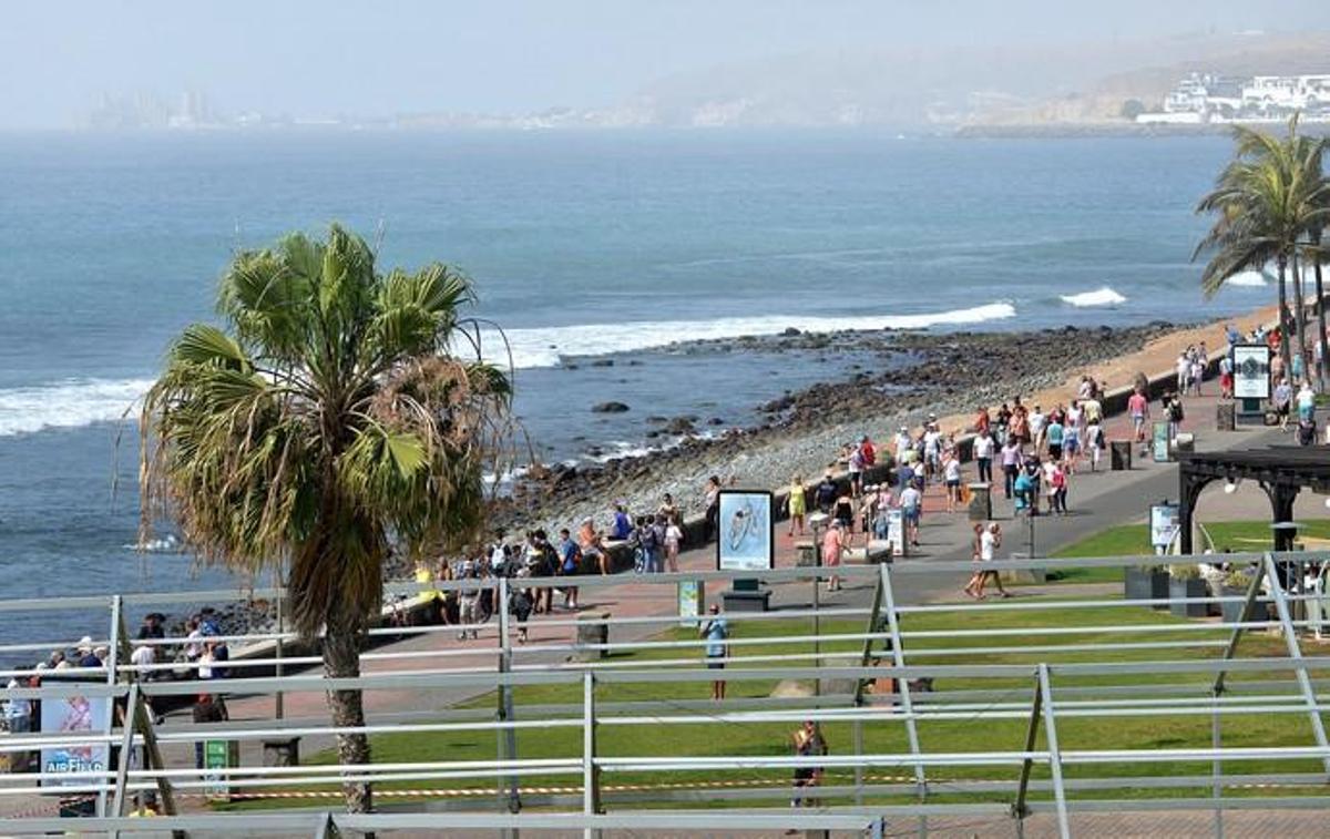 22/02/2019 MASPALOMAS, SAN BARTOLOMÉ DE TIRAJANA. Imágenes de calima en el Sur, tomadas desde el Faro de Maspalomas. SANTI BLANCO 22/02/2019 MASPALOMAS, SAN BARTOLOMÉ DE TIRAJANA. Imágenes de calima en el Sur, tomadas desde el Faro de Maspalomas. SANTI BLANCO