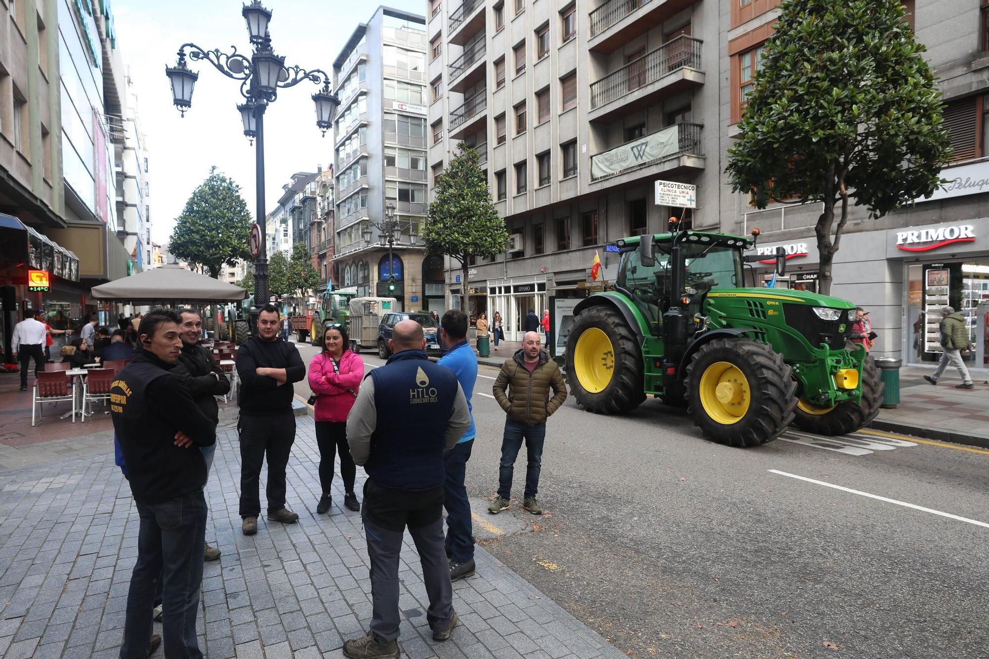 Protestas de los ganaderos y agricultores en Oviedo