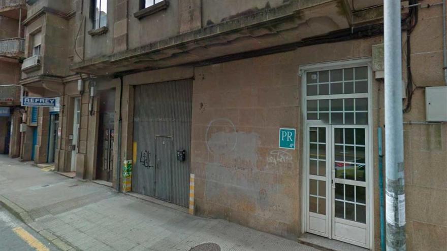 El portal del edificio donde ocurrió el incendio. // Google Maps