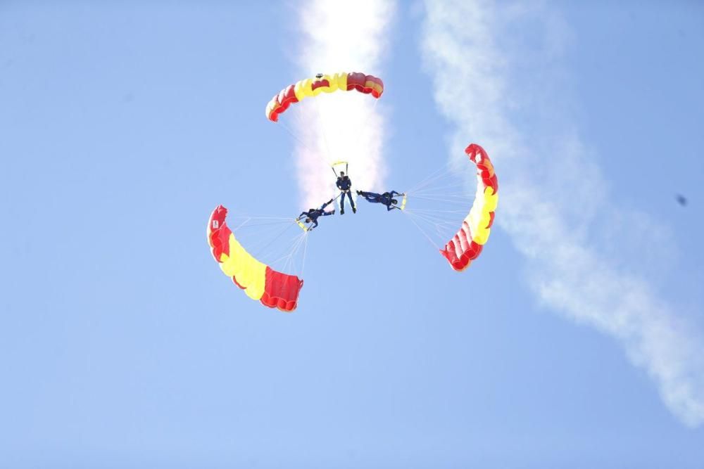 Homenaje al primer salto paracaidista militar en la Base Aérea de Alcantarilla