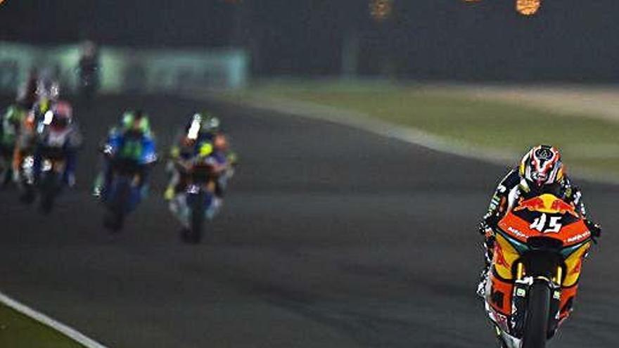 Arenas, primer líder de la temporada en Moto3 al vencer en Catar