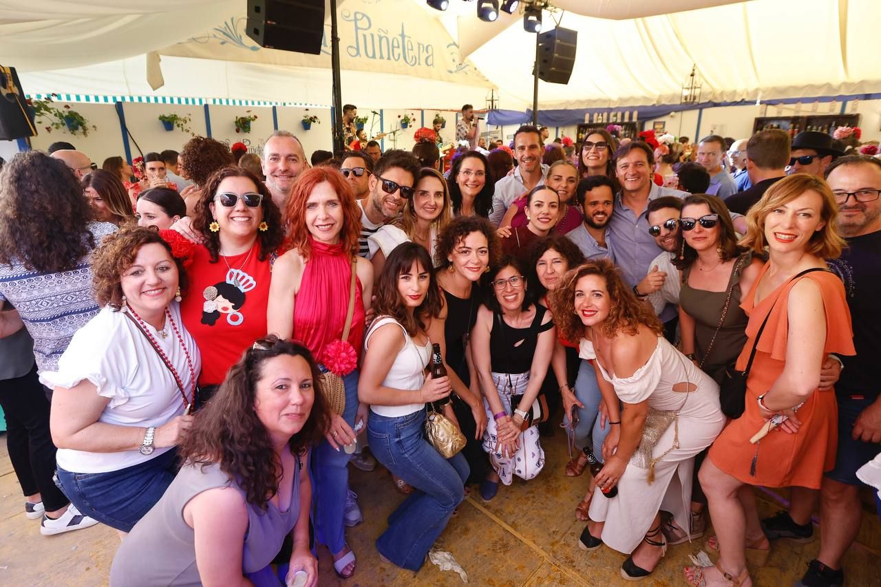 El tardeo se impone en las casetas de la Feria de Córdoba para disfrute de propios y extraños