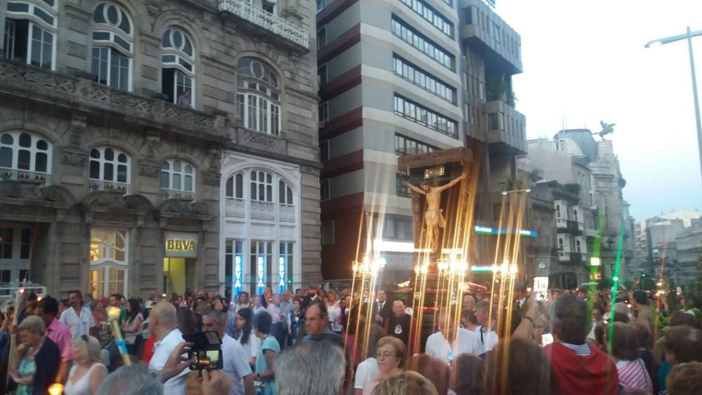 El Cristo de la Victoria, a su entrada en la Porta do Sol.