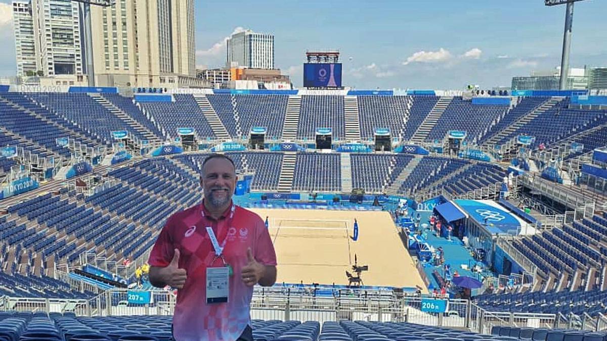 José María Padrón, en el reciento del Shiokaze Park, donde se juega el voley playa.