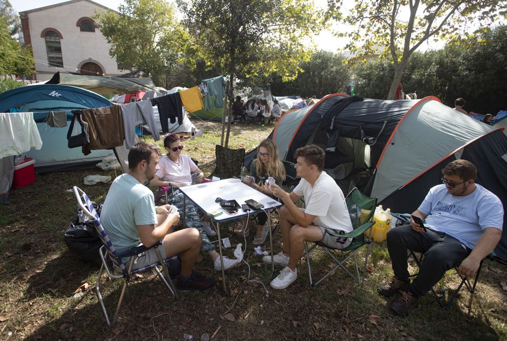 Segundo día de acampada en el festival Festardor del Port de Sagunt.