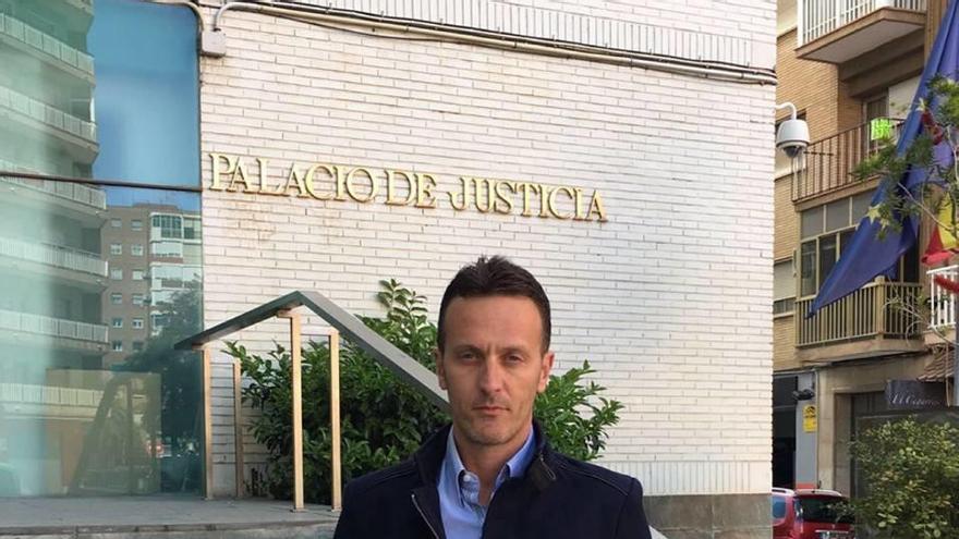 El presidente de la FAPA en el Palacio de Justicia.