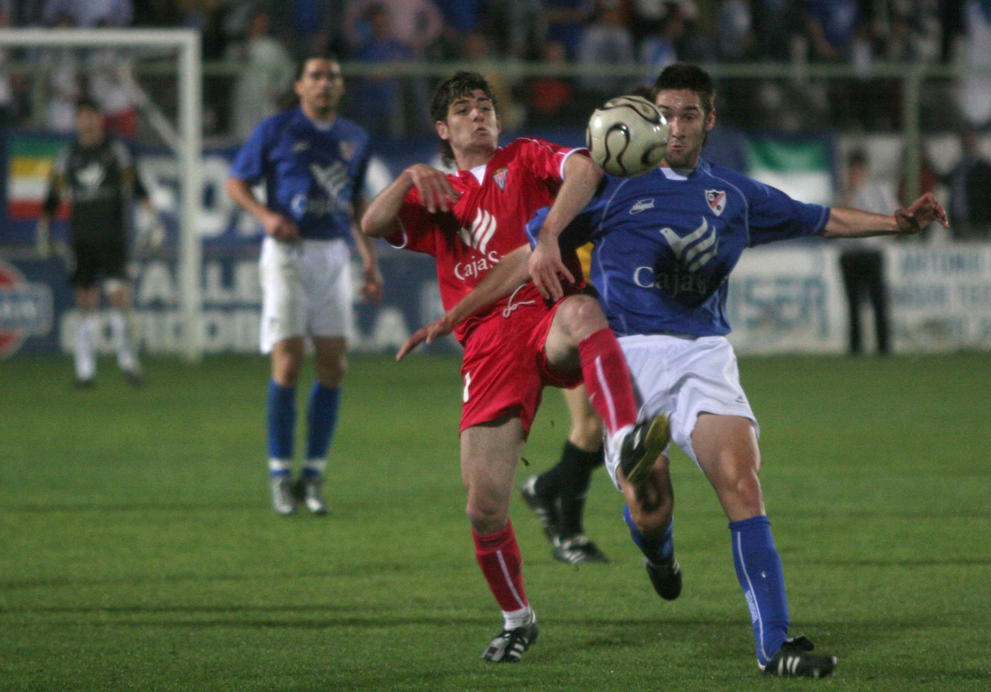 Javi Flores, en un Córdoba CF-Linares de la temporada 2005-06 en Segunda B.