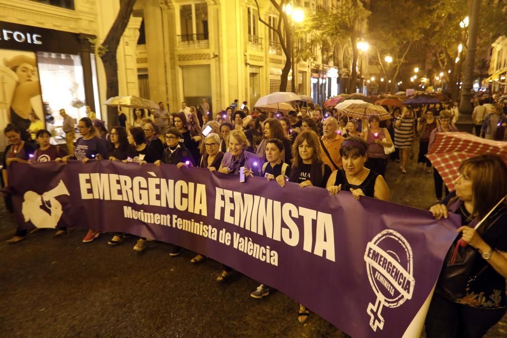 Manifestación en València por la emergencia feminista contra el maltrato