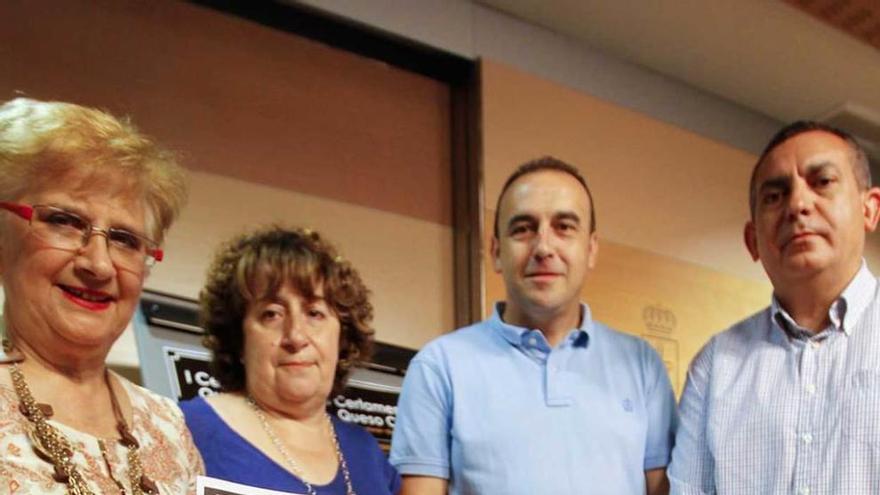 Marigel Álvarez, Pilar Ruiz, Tomás Cueria y Manuel Calvo, en la presentación del Certamen del queso casín, ayer, en Oviedo.