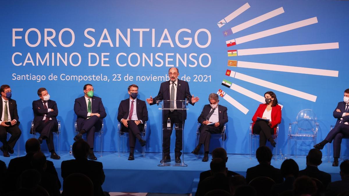 Lambán da cuenta de su postura en la cumbre