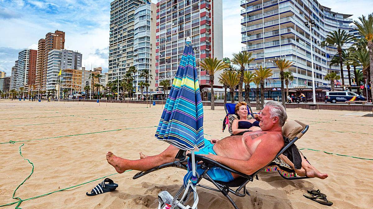 Parcelas, cámaras de vigilancia y controladores de aforo para evitar el desmadre en las zonas turísticas