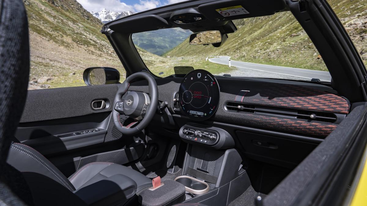 Interior del Mini John Cooper Works Convertible