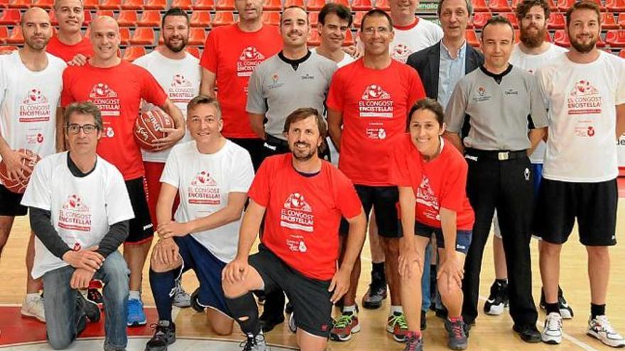 Els participants del partit entre famosos i veterans