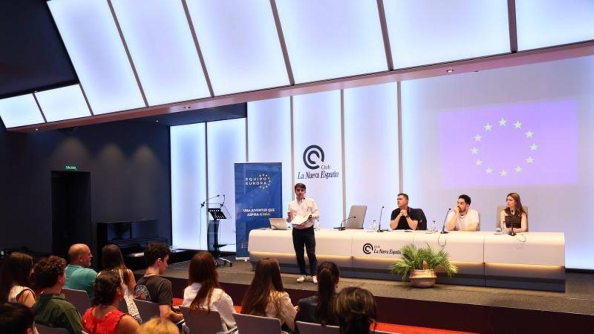 Por la izquierda,  Borja Ruizsánchez, Francisco de Asís Fernández Olanda, Alejandro González y Nerea Pérez.