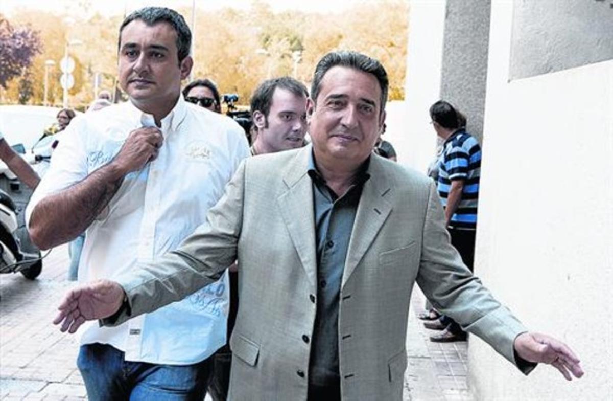 Bustos, al setembre, al sortir de prestar declaració als jutjats de Sabadell.