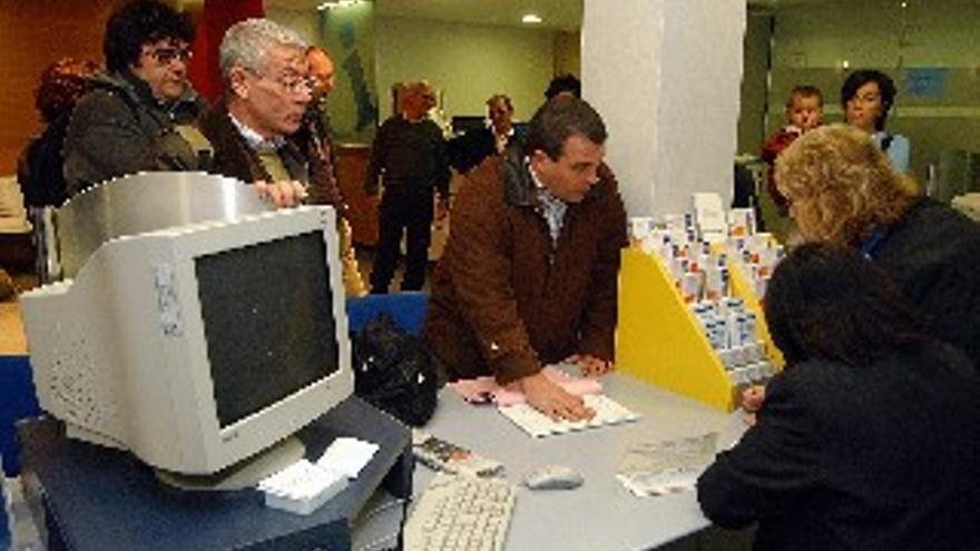 Morlán niega que se discrimine a los usuarios del AVE de Zaragoza