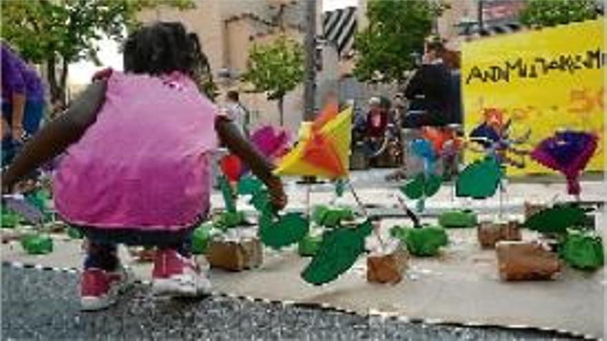 Escampada de les flors a la plaça de Sant Domènec de Manresa