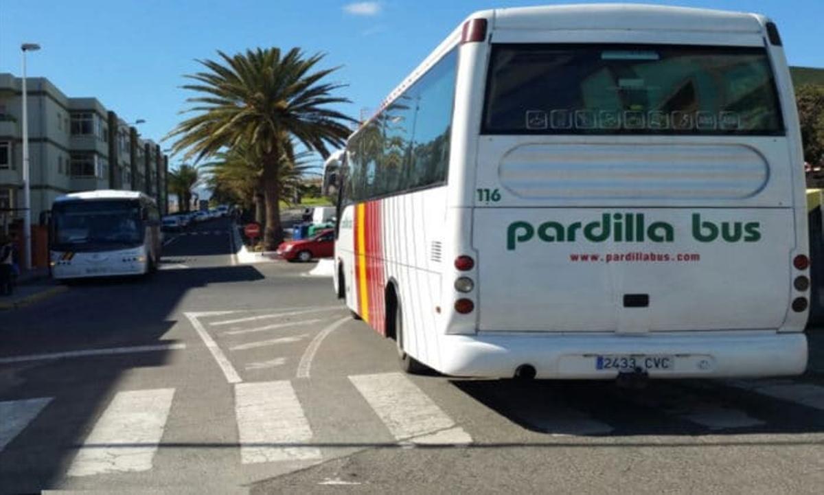 Guagua de La Pardilla Bus.