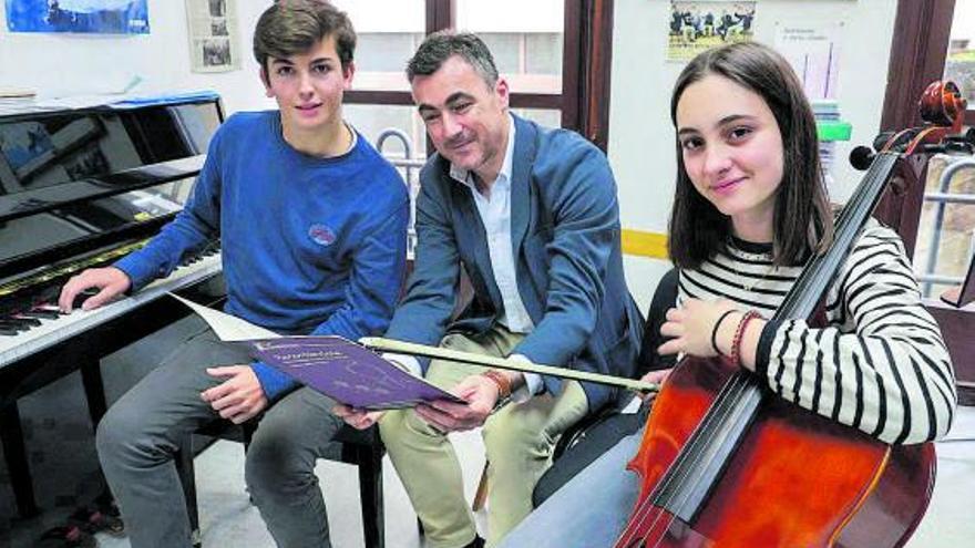 Rodrigo Fernández, Daniel Tarrio y Alba Aguado, en una de las clases. | Irma Collín