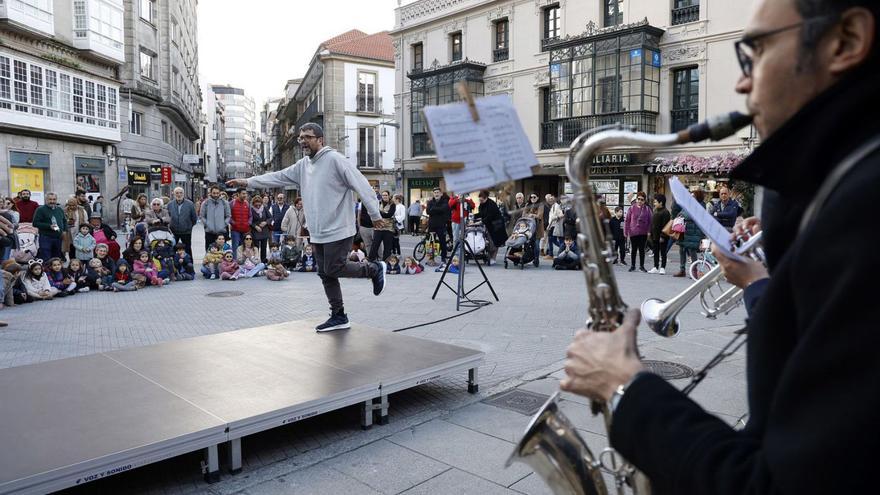 Sesión de cuentacuentos itinerante en la Peregrina.   | // GUSTAVO SANTOS