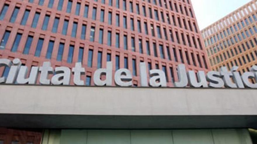 Exterior de la Ciutat de la Justícia