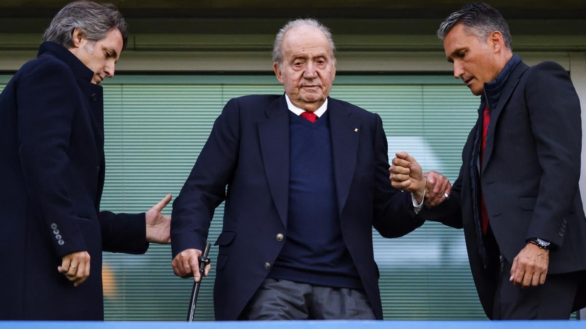 Juan Carlos I, en el palco de Stamford Bridge.