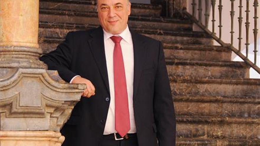 La Diputación destaca el &amp;quot;compromiso y rigor informativo&amp;quot; del Anuario Económico de Diario CÓRDOBA