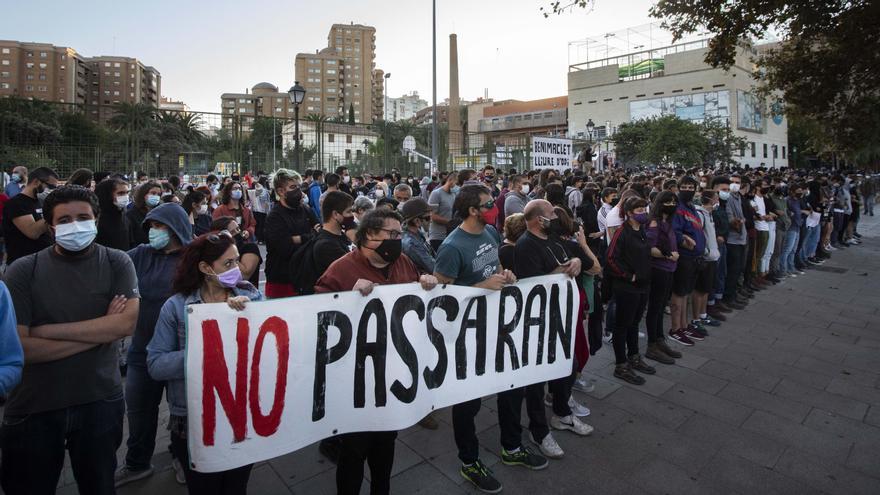 Cientos de antifascistas se concentran en el barrio valenciano de Benimaclet, en repulsa a una manifestación neonazi. Año 2020.