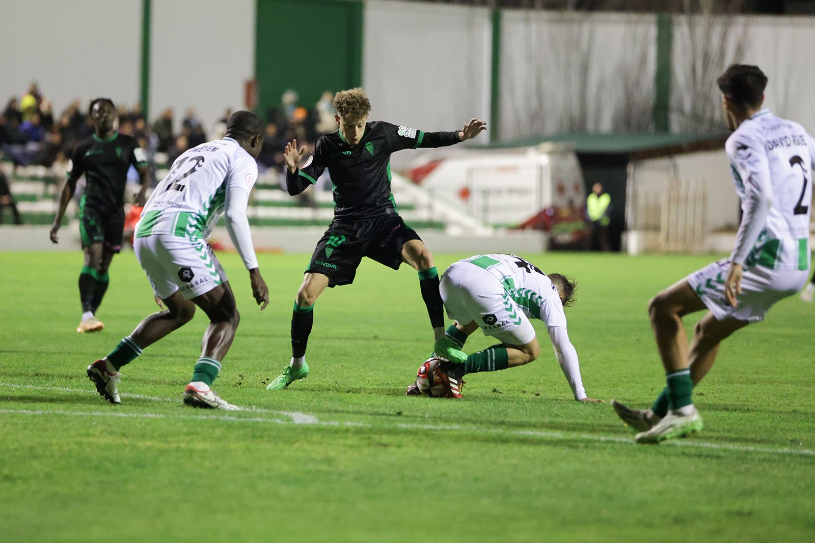 Antequera-Córdoba CF: las imágenes del partido en El Maulí