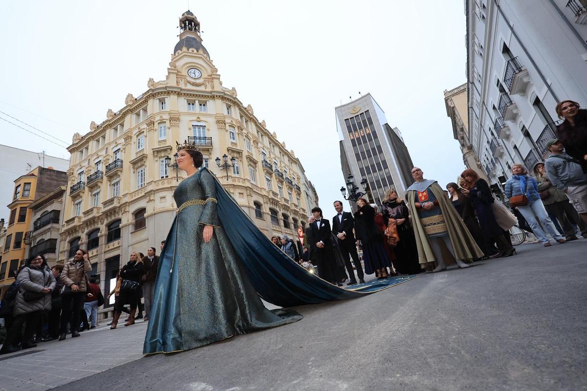 El públic ha admirat a la jove Na Violant pels carrers de Castelló, aquesta vesprada.