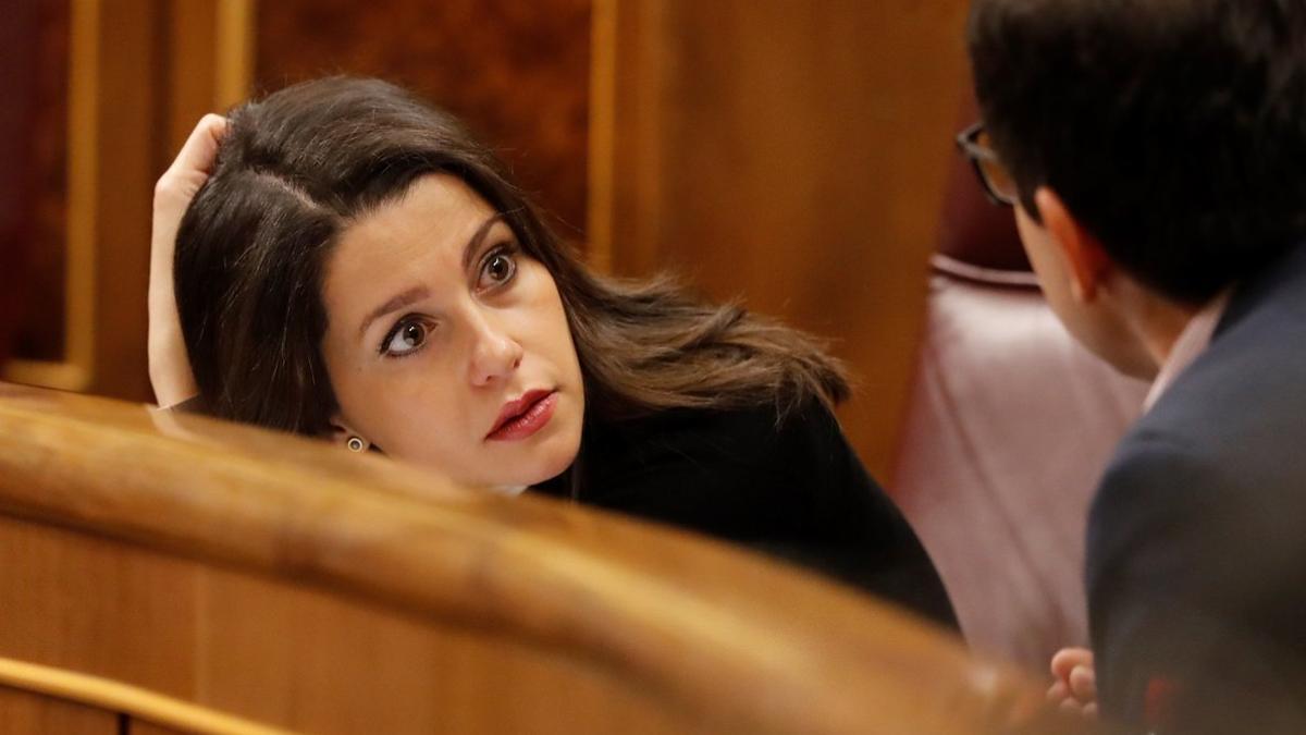 La portavoz de Ciudadanos en el Congreso, Inés Arrimadas, durante una sesión de control al Gobierno.