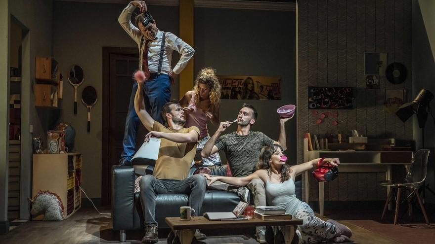 El Teatro Cuyás presenta una «sitcom» con tintes románticos que narra el fin de ETA
