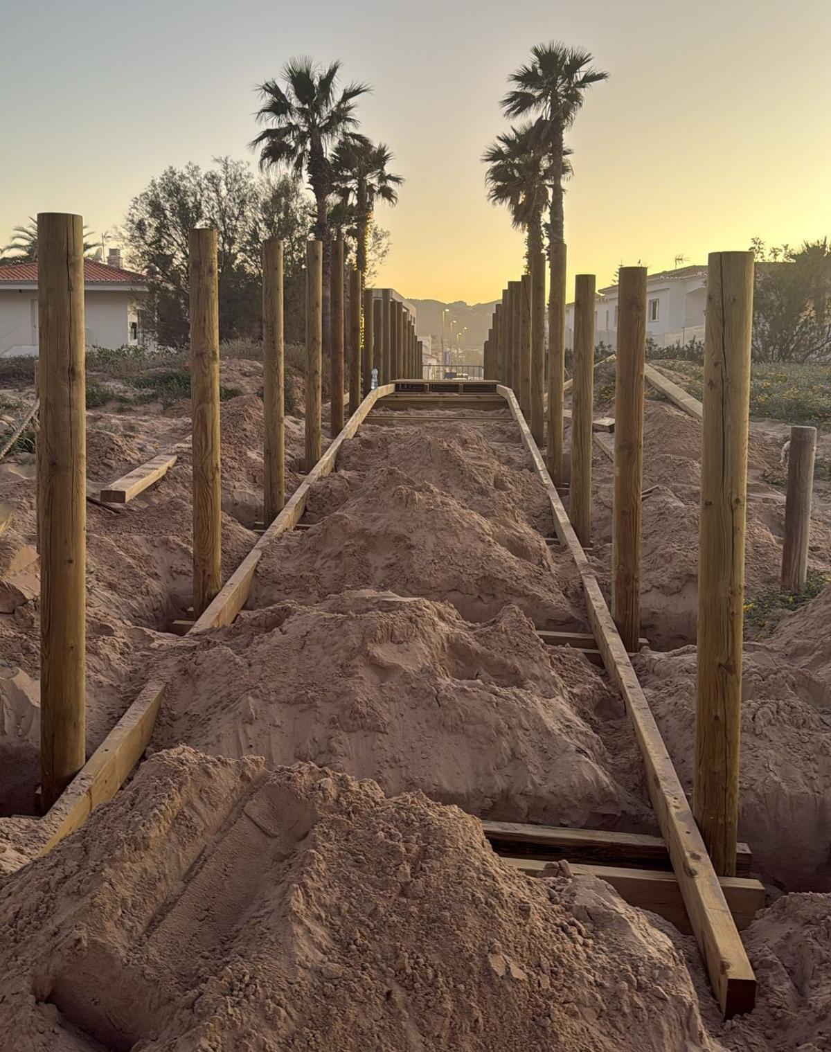 Pasarela en construcción en Terranova en una imagen reciente.