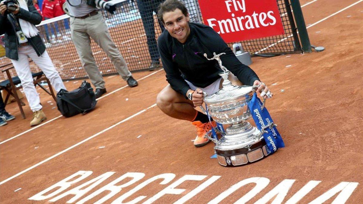 Nadal, con el Trofeo del Open Banc Sabadell