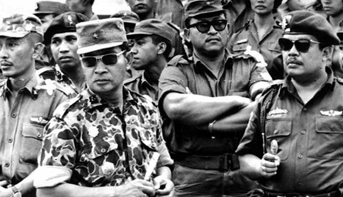 El general Suharto, que como líder del ejército indonesio dirigió la brutal represión contra los comunistas y acabó sucediendo a Sukarno al mando del país.