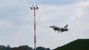 Un caza F-16 de la Fuerza Aérea polaca.