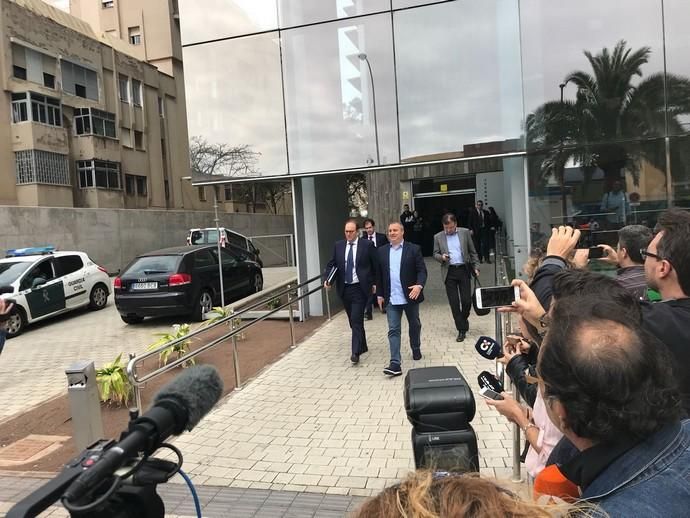 Miguel Ángel Ramírez en la salida de los Juzgados tras la toma de declaración