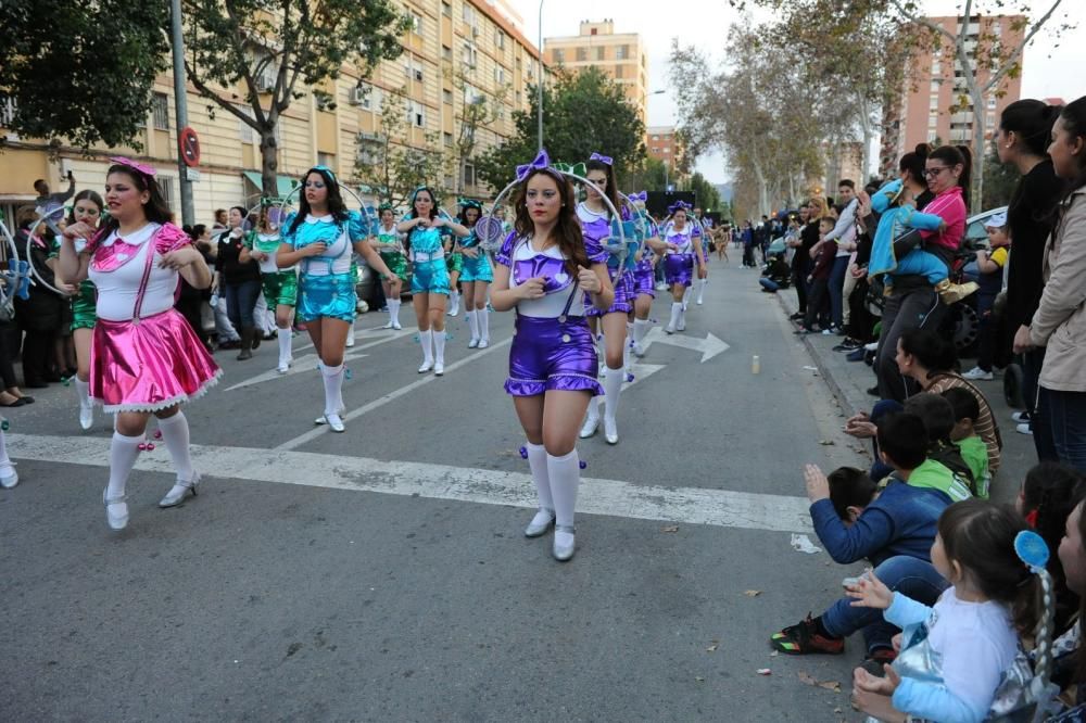 Vistabella saca su carnaval a las calles