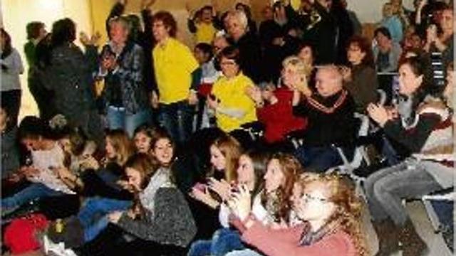 Centenars d'aficionats van seguir la competició a l'Espai Ideal d'Olot.