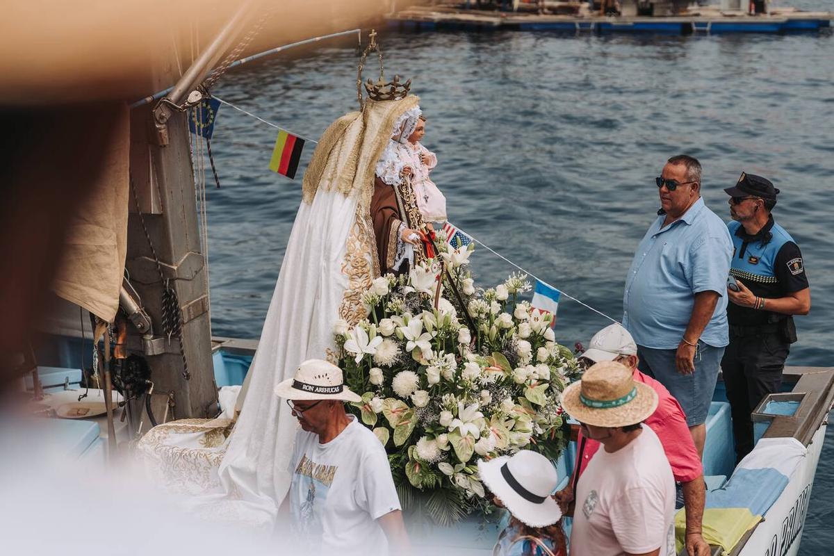 Procesión marítima de la Virgen del Carmen en Playa de Mogán