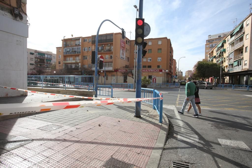 Susto en Alicante por la caída de una cornisa en la calle Sidi Ifni