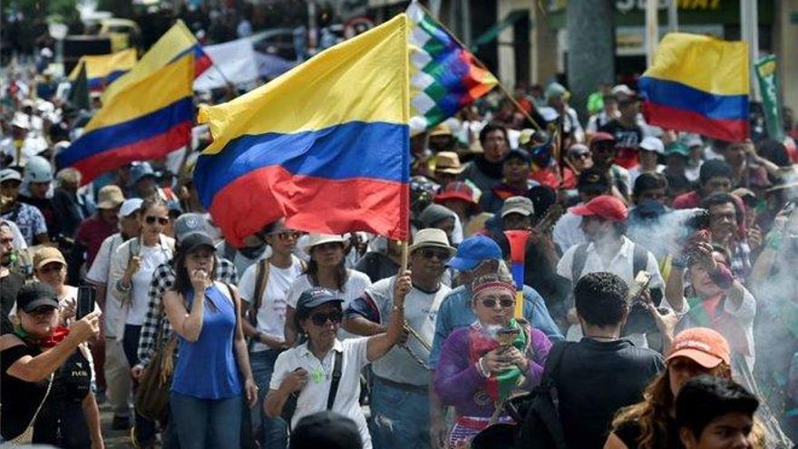 Miles de colombianos llenan las calles en el marco de la tercera huelga nacional