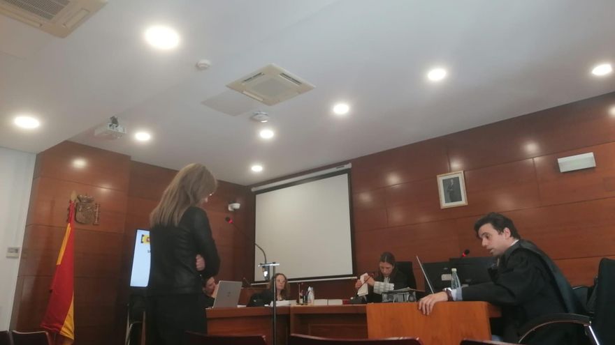 El forense cree que una empleada de limpieza acosó a dos compañeras