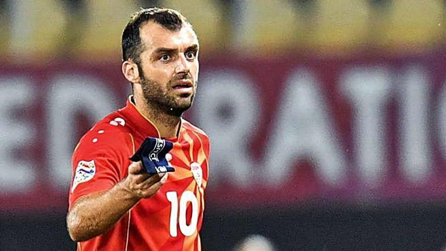 El atacante durante un encuentro con su selección.