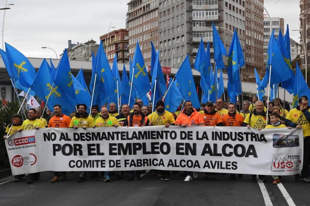 Manifestación en defensa del empleo en Alcoa